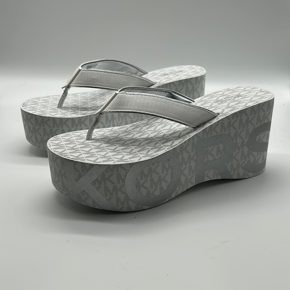 Michael Kors Flip Flops, White, brand new, never worn